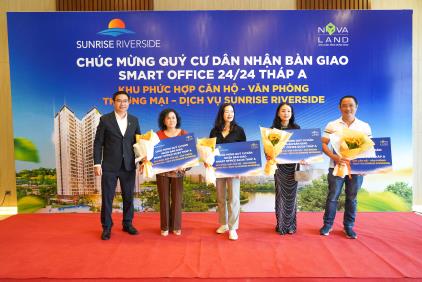 CƯ DÂN, NHÀ ĐẦU TƯ SUNRISE RIVERSIDE PHẤN KHỞI NHẬN SỔ HỒNG